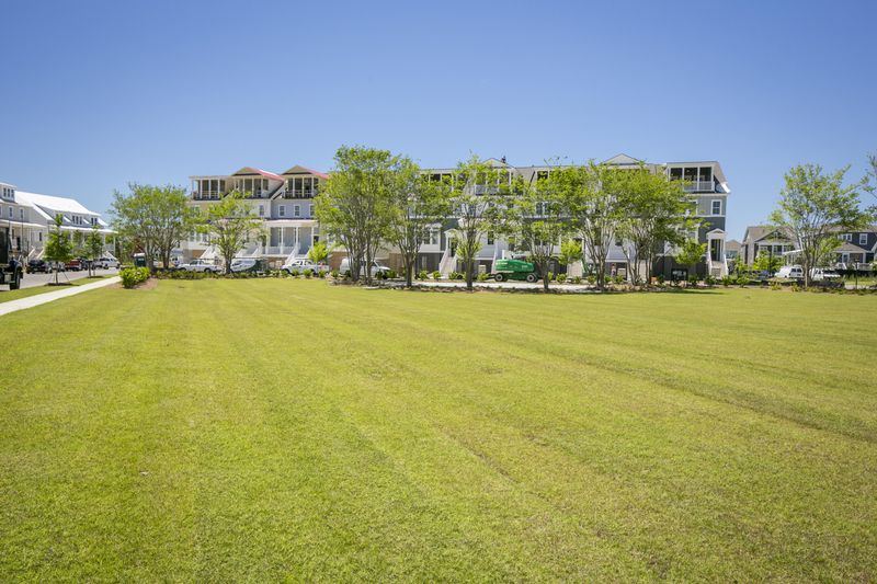 1711 Frissel St, Daniel Island, SC 29492