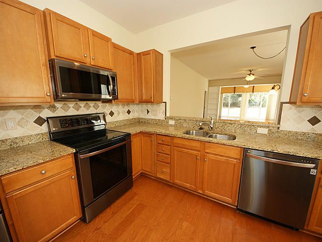 203 Sea Lavender Ln, Summerville, SC 29486