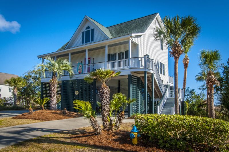 3925 Lybrand St, Edisto Beach, SC 29438