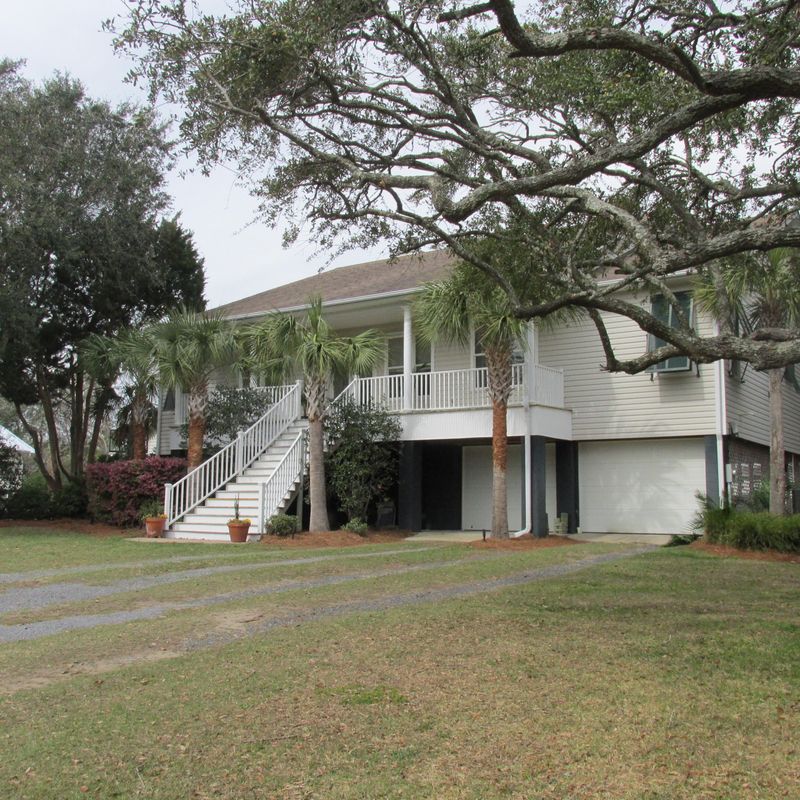 2618 Goldbug Ave, Sullivans Island, SC 29482