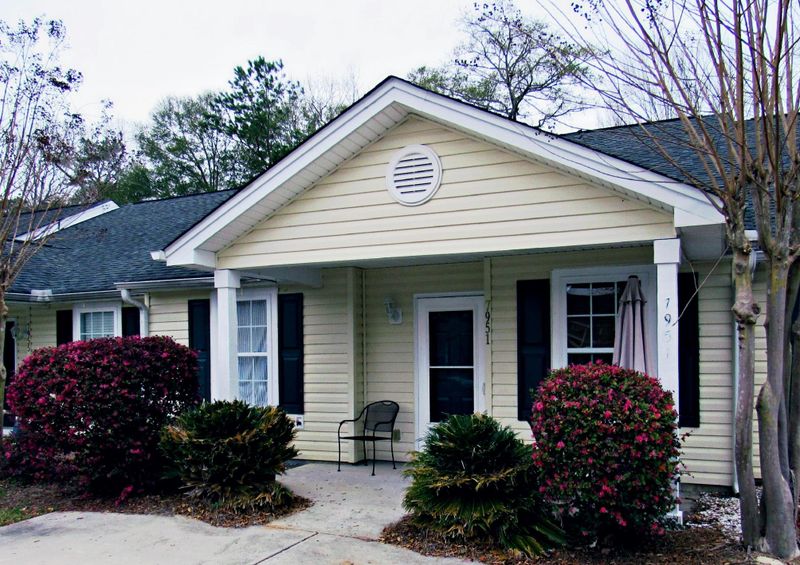 7951 Vermont Rd, North Charleston, SC 29418