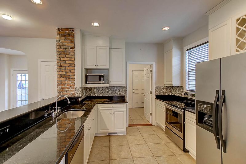 32 Maple St, Charleston, SC 29403