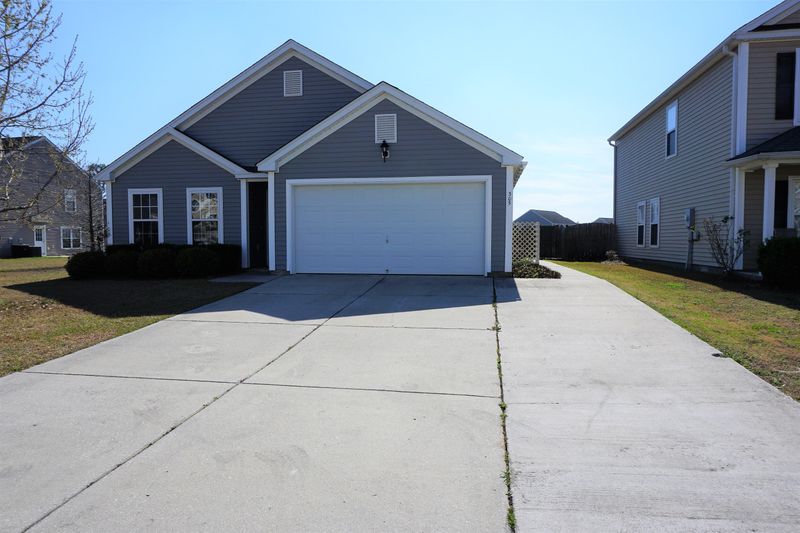 305 Bradley Bend Dr, Moncks Corner, SC 29461