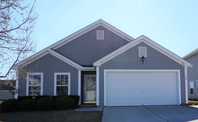 305 Bradley Bend Dr, Moncks Corner, SC 29461