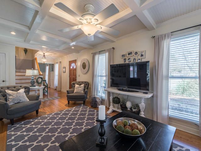 898 Law Ln, Mount Pleasant, SC 29464