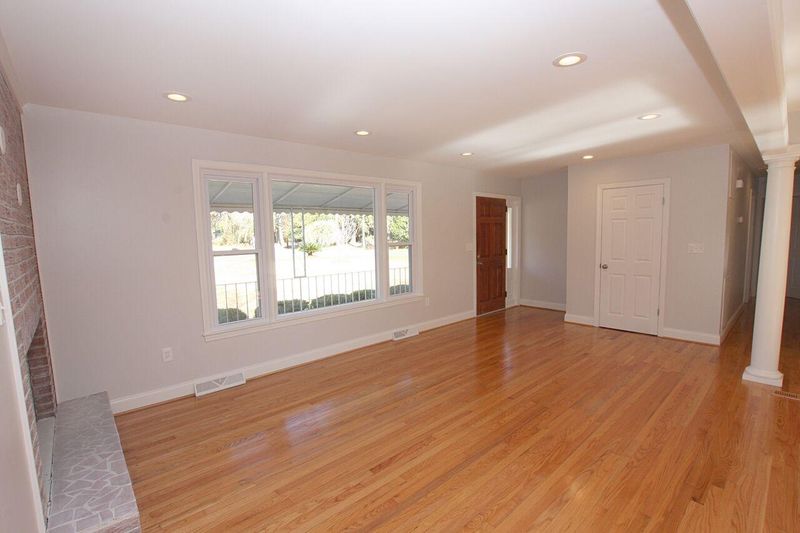 1851 Piper Dr, Charleston, SC 29407