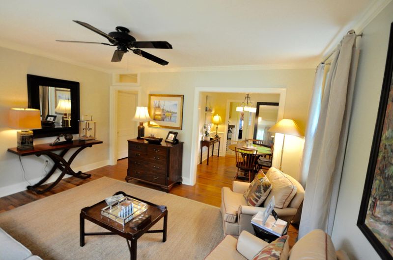 12 Campbell Dr, Charleston, SC 29407