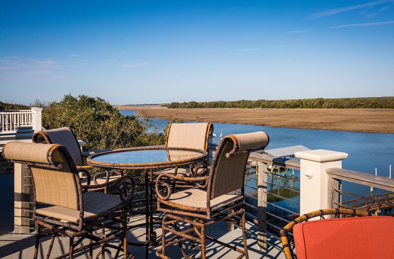 1103 Oak Harbor Blvd, Isle Of Palms, SC 29451