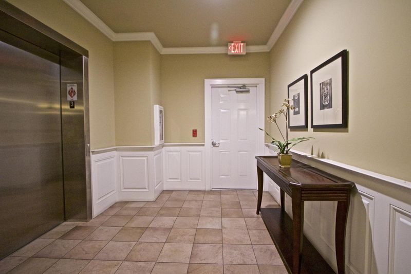 2244 Ashley Crossing Dr #432, Charleston, SC 29414