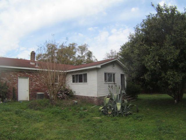 1372 Pooshee Dr, Charleston, SC 29407