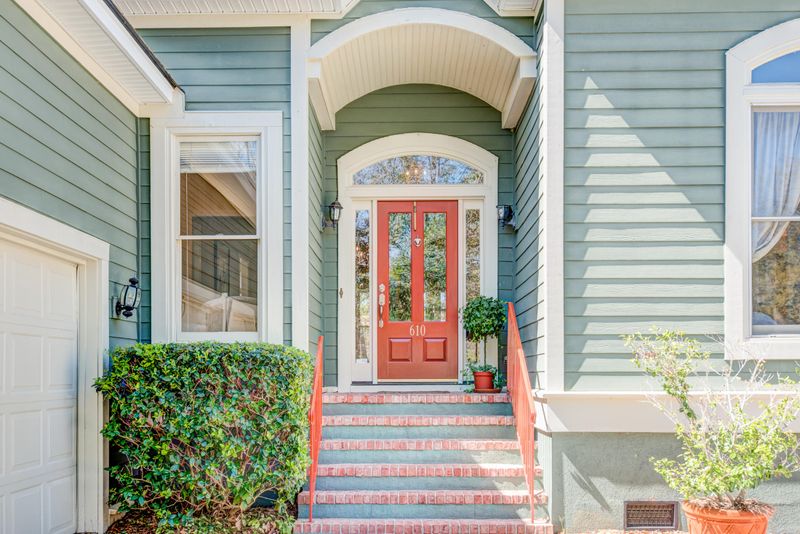 610 Chimney Bluff Dr, Mount Pleasant, SC 29464