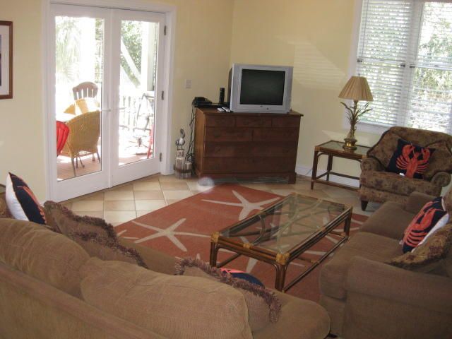 2907 Lee St, Edisto Beach, SC 29438