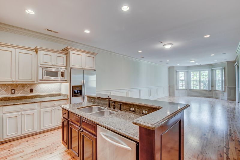4254 Faber Place Dr #3204, North Charleston, SC 29405