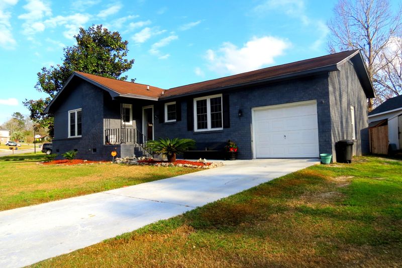 230 Trinity Pl, Ladson, SC 29456