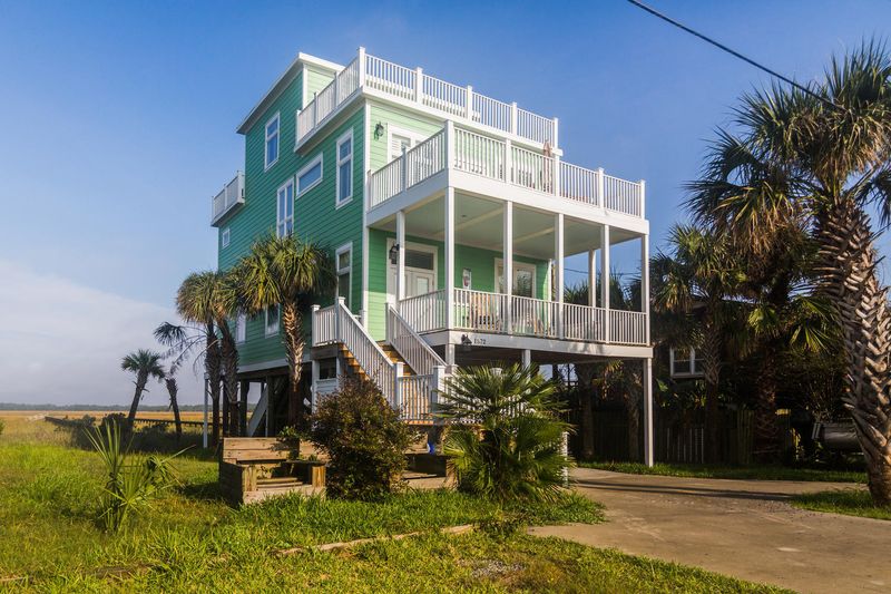 1572 E E Ashley Ave, Folly Beach, SC 29439