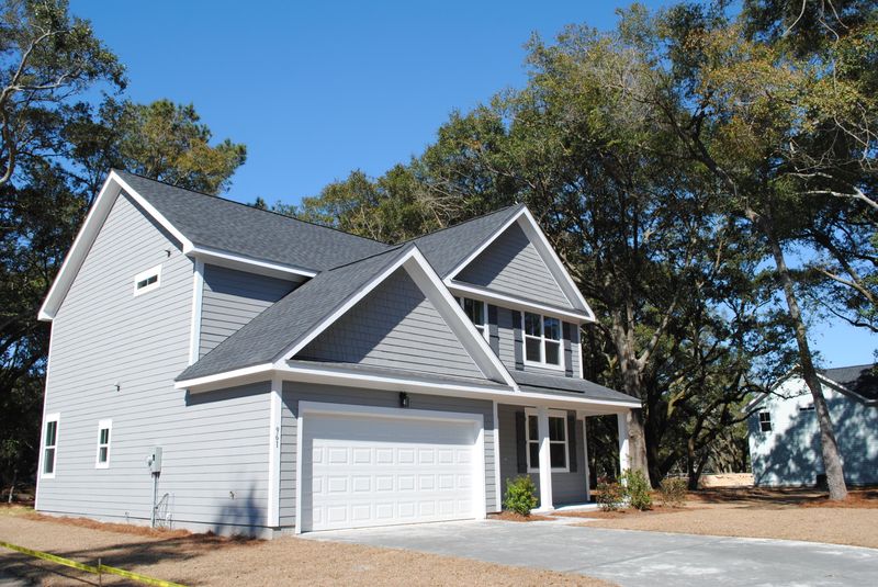 944 Mcelveen St, Charleston, SC 29412