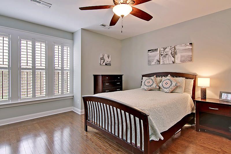 118 Clouter Creek Dr, Wando, SC 29492