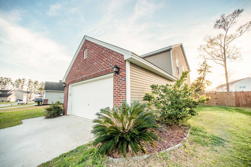 285 Clayburne Dr, Goose Creek, SC 29445