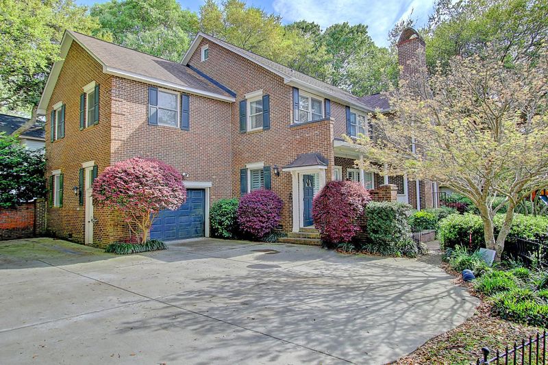695 Travers Ct, Charleston, SC 29412