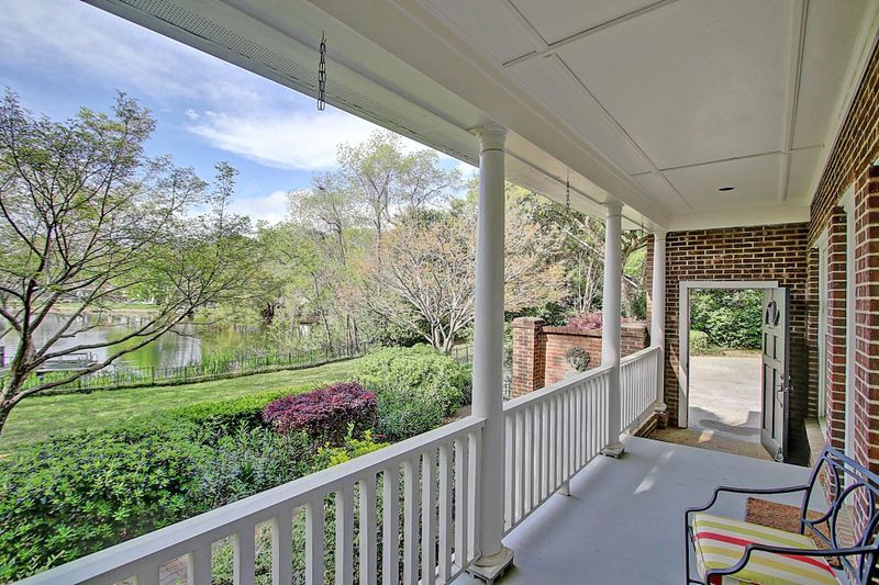695 Travers Ct, Charleston, SC 29412