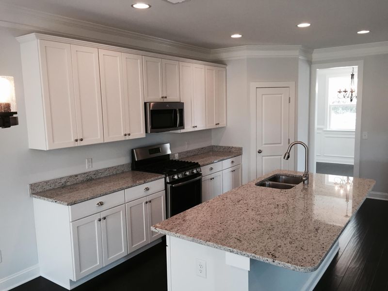 2 Windsor Dr, Charleston, SC 29407