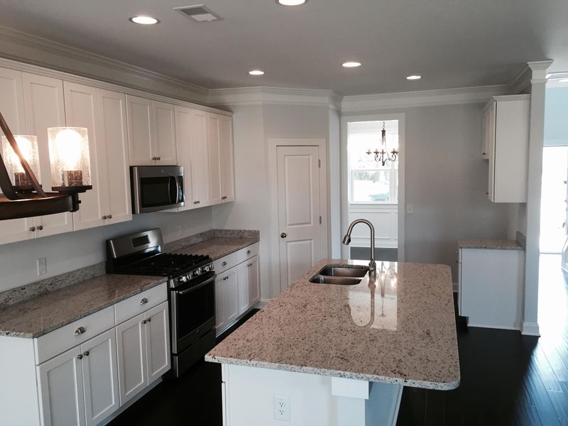 2 Windsor Dr, Charleston, SC 29407