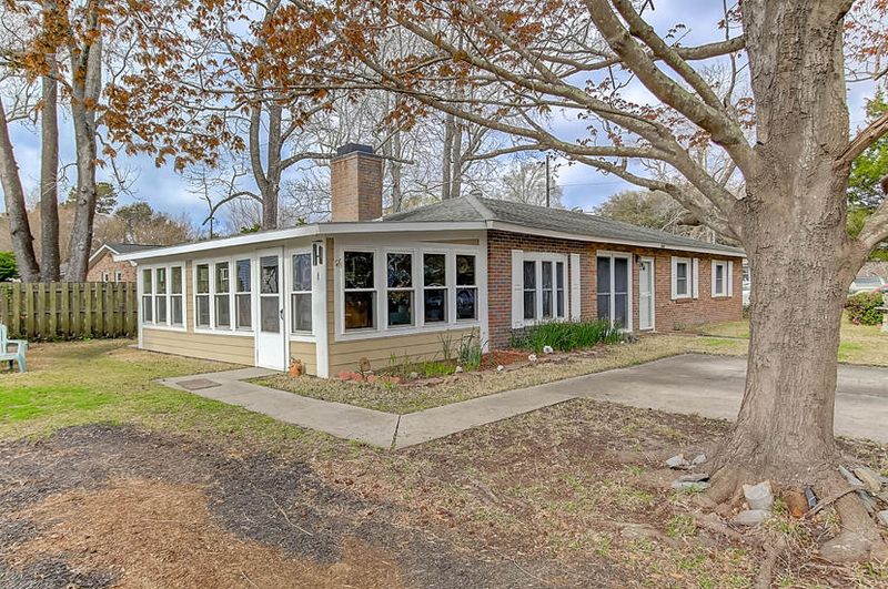1483 Barbara St, Mount Pleasant, SC 29464