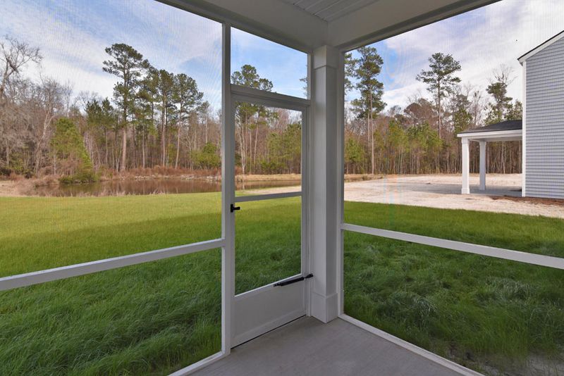 400 Buckhannon Ln, Moncks Corner, SC 29461
