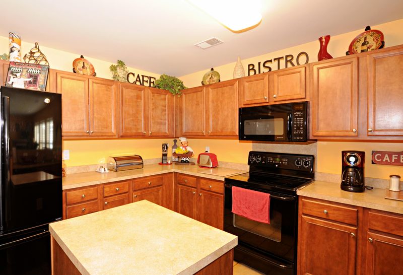 8745 Red Oak Dr, North Charleston, SC 29406