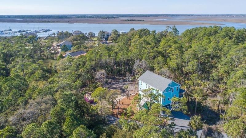 804 W Cooper Ave, Folly Beach, SC 29439