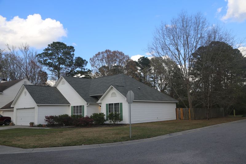 1325 Balcome Rd, Mount Pleasant, SC 29466