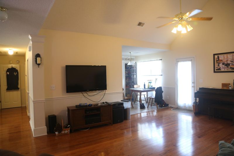 1325 Balcome Rd, Mount Pleasant, SC 29466