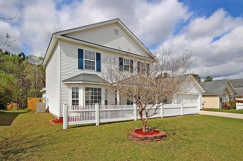 211 Savannah River Dr, Summerville, SC 29485