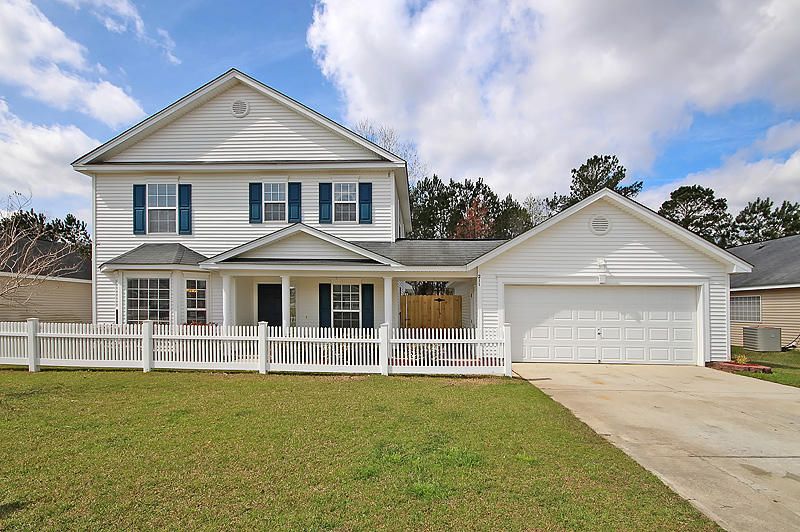 211 Savannah River Dr, Summerville, SC 29485