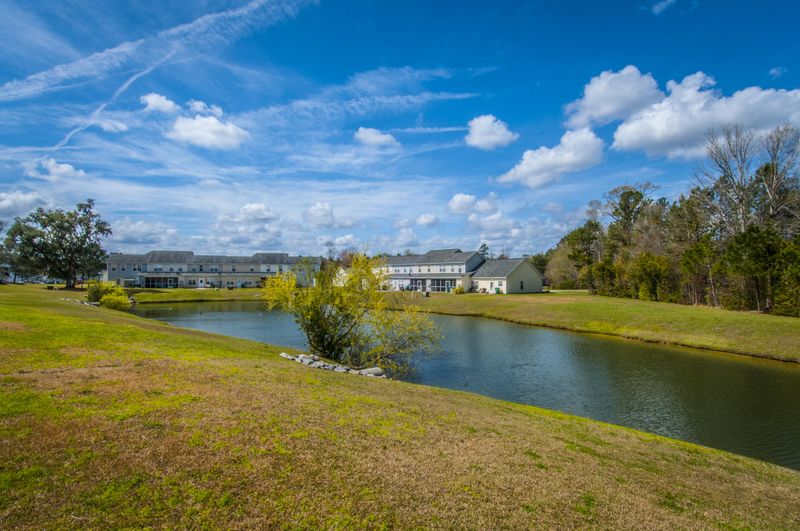 129 Broad River Dr, Summerville, SC 29485