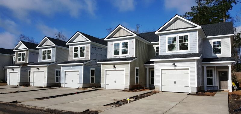 215 S Lamplighter Ln, Summerville, SC 29486