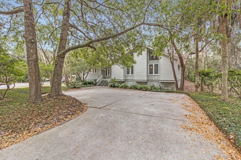 38 Fairway Oaks Ln, Isle Of Palms, SC 29451