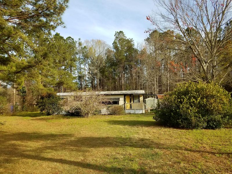 734 Coral Acres Dr, Moncks Corner, SC 29461