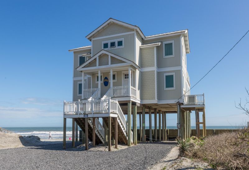 1215 E Arctic Ave, Folly Beach, SC 29439