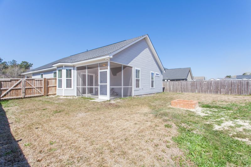 320 Foster Greens Ct, Goose Creek, SC 29445