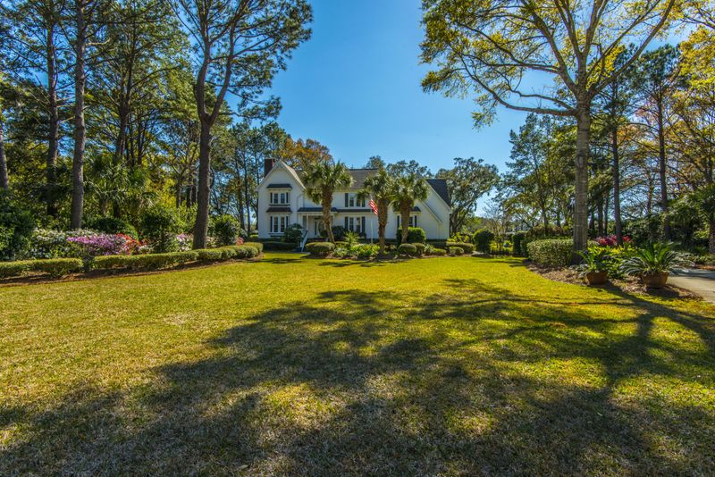 1589 Aztec Ln, Mount Pleasant, SC 29466
