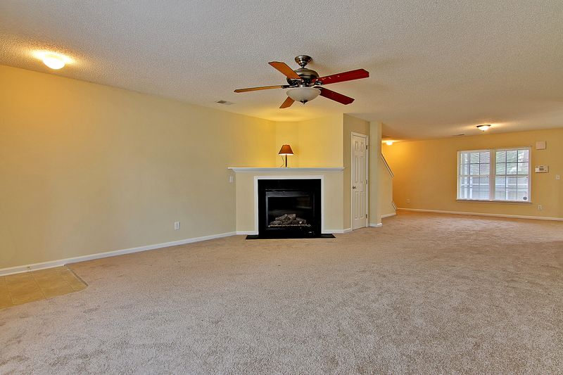 8789 Red Oak Dr, North Charleston, SC 29406