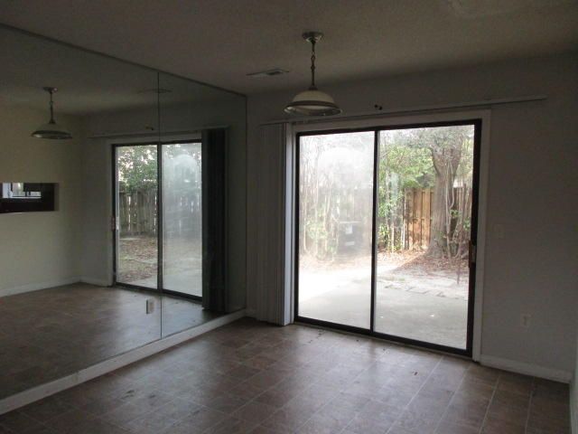 2150 Spoleto Ln #E, North Charleston, SC 29406