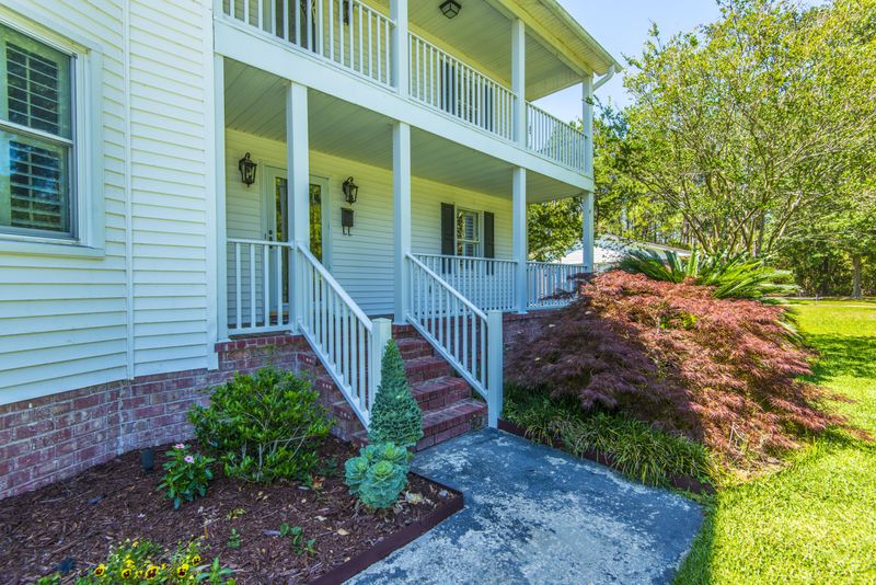 136 Almond St, Pinopolis, SC 29469