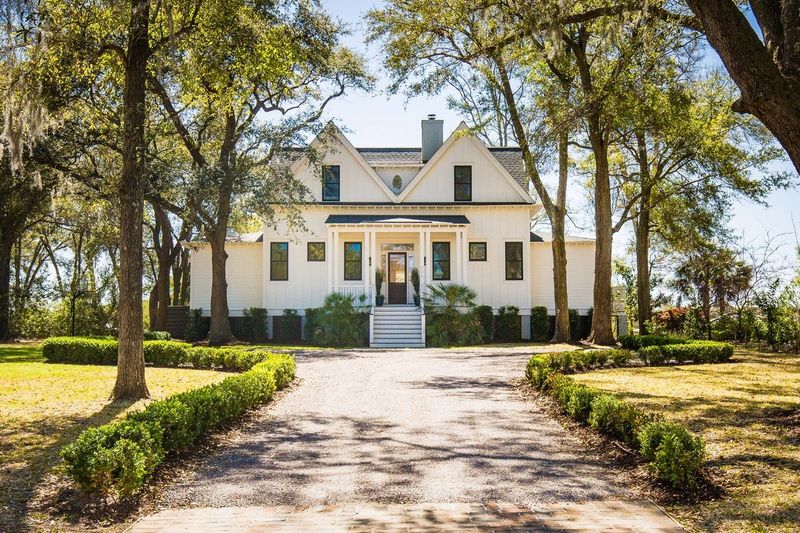704 Ellis Oak Dr, Charleston, SC 29412