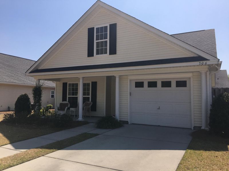 306 Garden Grove Dr, Summerville, SC 29485