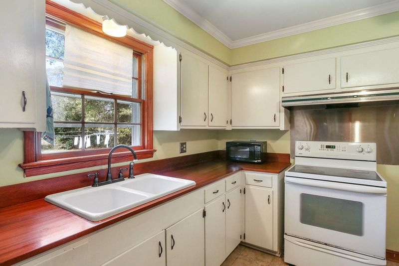 1772 Santee St, Charleston, SC 29412
