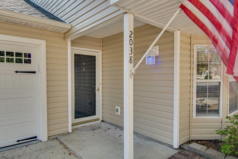 2038 Armory Dr, Mount Pleasant, SC 29466