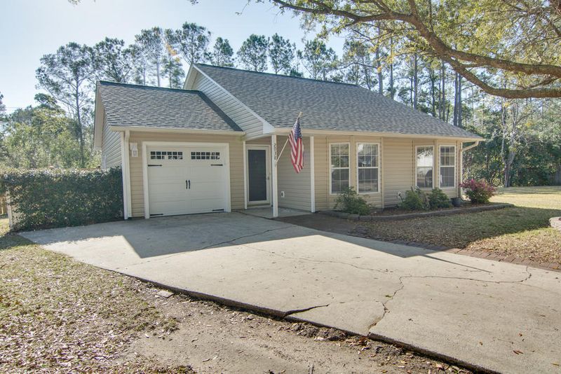 2038 Armory Dr, Mount Pleasant, SC 29466