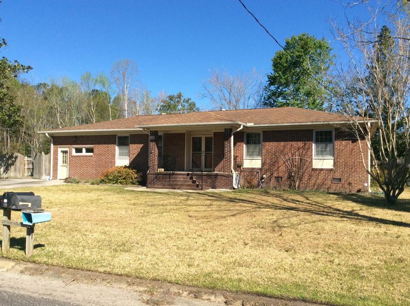 120 Tasker Dr, Summerville, SC 29485